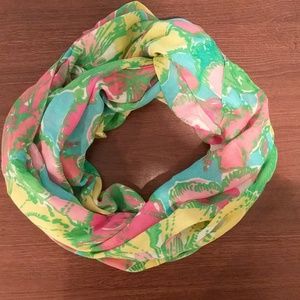 EUC Lilly Pulitzer Riley loop infinity scarf